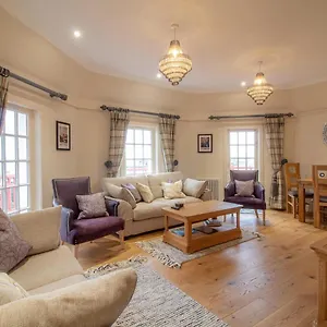 Luxury Royal Mile By The Castle - Sleeps 4 Apartment