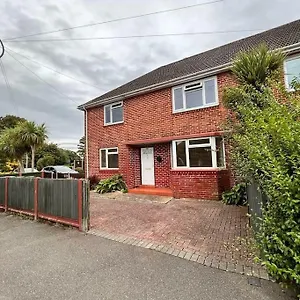 Beautiful House In Bournemouth Apartment Ferndown